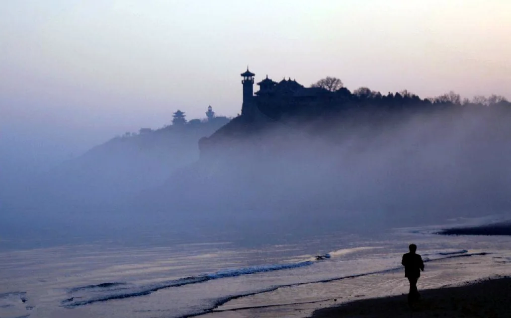 蓬莱海岸雾景